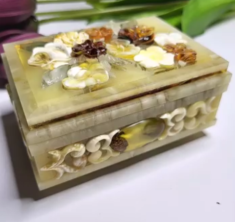 Wyroby bursztynowe 2